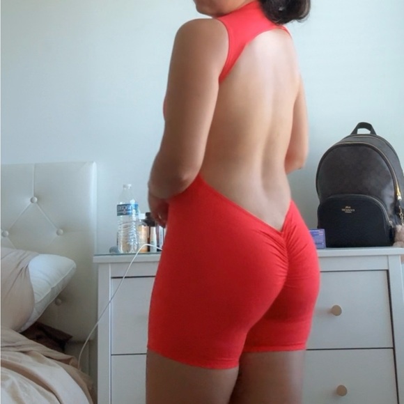 Backless Red workout romper - Picture 1 of 5